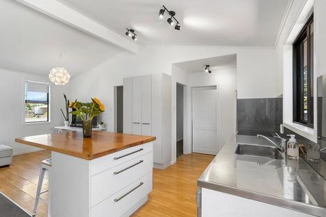 Photo of property in 10 Inver Street, Glen Eden, Auckland, 0602