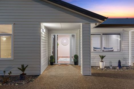 Photo of property in 31 Manor Park Drive, Pyes Pa, Tauranga, 3112