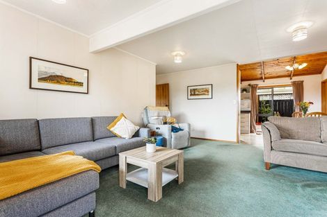 Photo of property in 14a Chablis Place, Henderson, Auckland, 0612