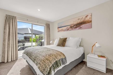 Photo of property in 10 Rena Place, Whitianga, 3510