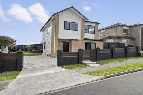 Photo of property in 137 Keri Vista Rise, Papakura, 2110