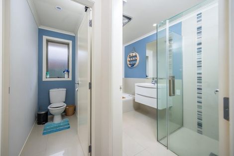 Photo of property in 17 Whitford Place, Rototuna North, Hamilton, 3210