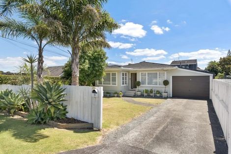 Photo of property in 1/19 Stanley Avenue, Milford, Auckland, 0620