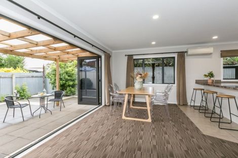 Photo of property in 137 Gloucester Street, Taradale, Napier, 4112
