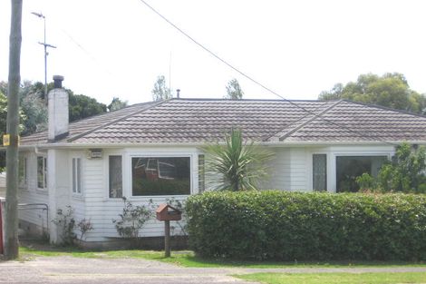 Photo of property in 35 Raleigh Road, Northcote, Auckland, 0627