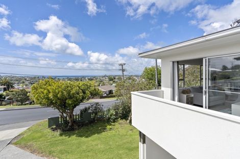 Photo of property in 12 Stanmore Bay Road, Stanmore Bay, Whangaparaoa, 0932