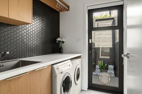 Photo of property in 14 Hayward Place, Ohauiti, Tauranga, 3112
