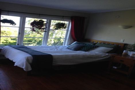 Photo of property in 84 Ocean View Road, Northcote, Auckland, 0627