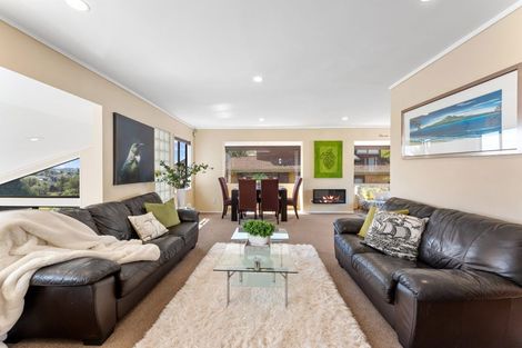 Photo of property in 37 Pigeon Mountain Road, Half Moon Bay, Auckland, 2012