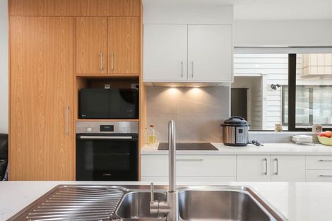 Photo of property in 8/25 Vodanovich Road, Te Atatu South, Auckland, 0610