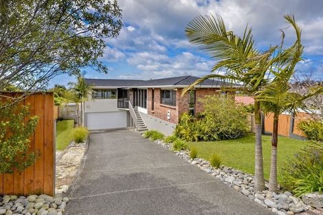 Photo of property in 33 Montclair Rise, Browns Bay, Auckland, 0630