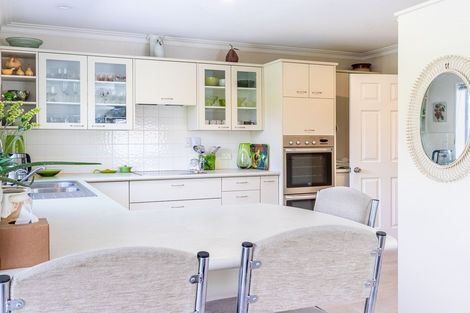 Photo of property in 3 Papawai Grove, Waikanae, 5036