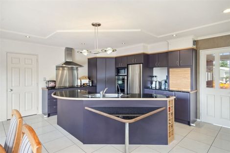 Photo of property in 8 Frank Knight Place, Waiuku, 2123