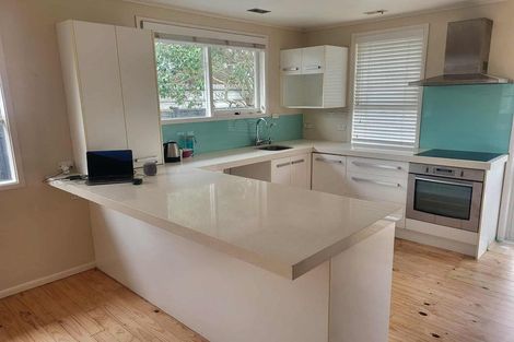 Photo of property in 50 Gossamer Drive, Pakuranga Heights, Auckland, 2010