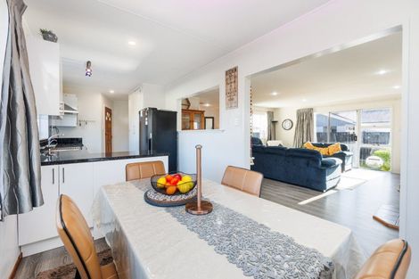 Photo of property in 28 Cascade Crescent, Westbrook, Palmerston North, 4412