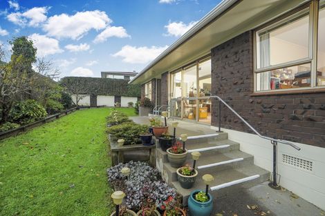 Photo of property in 2/13 Waitaki Street, Henderson, Auckland, 0612