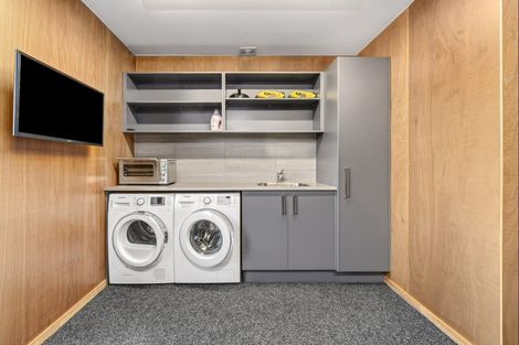 Photo of property in 1 Glen Dene Crescent, Wanaka, 9305