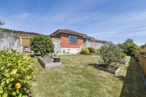 Photo of property in 11 Greenwood Place, Fitzherbert, Palmerston North, 4410