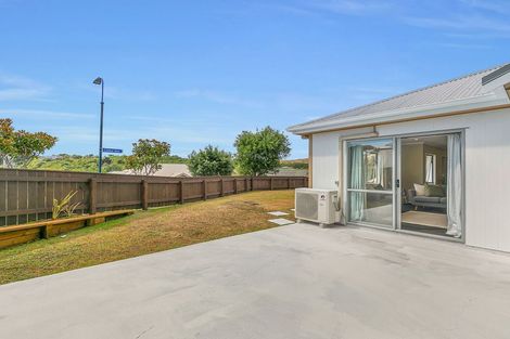 Photo of property in 2 Catlins Glen, Aotea, Porirua, 5024