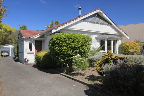 Photo of property in 82 Avonhead Road, Avonhead, Christchurch, 8042