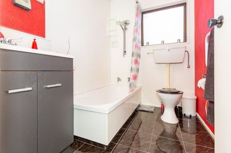 Photo of property in 2/32 Torrens Road, Hillmorton, Christchurch, 8024