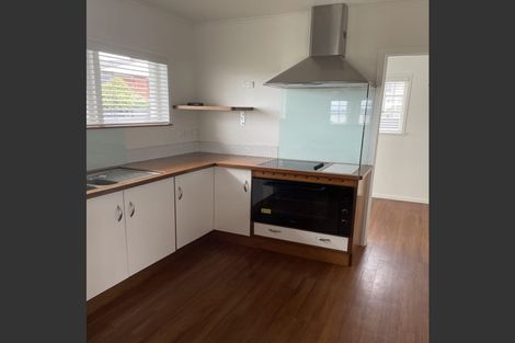 Photo of property in 12 Dowling Place, Pakuranga, Auckland, 2010