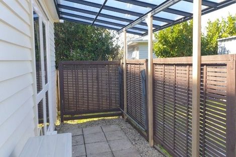 Photo of property in 81 Lauderdale Road, Birkdale, Auckland, 0626