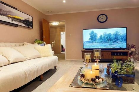 Photo of property in 114 Sturges Road, Henderson, Auckland, 0612