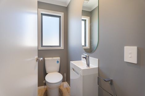 Photo of property in 2/10 Marion Street, Silverstream, Upper Hutt, 5019