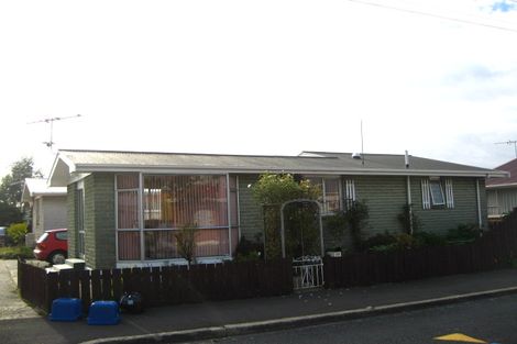 Photo of property in 33 Rutherford Street, Caversham, Dunedin, 9012
