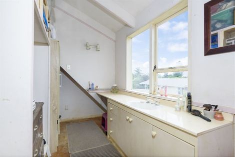 Photo of property in 31 Cobham Crescent, Kelston, Auckland, 0602