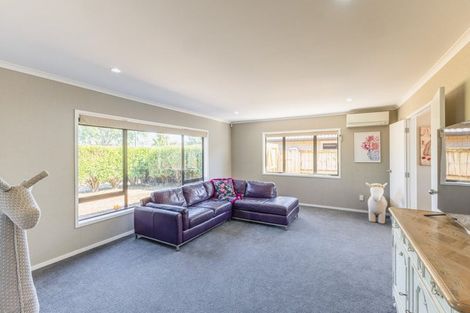Photo of property in 70 Farringdon Avenue, Rototuna North, Hamilton, 3210