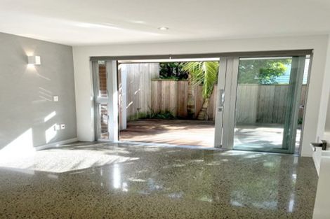 Photo of property in 2/83 Hinemoa Street, Birkenhead, Auckland, 0626