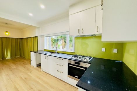 Photo of property in 35 Archibald Road, Kelston, Auckland, 0602