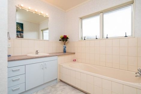 Photo of property in 11 Armstrong Avenue, Woodhill, Whangarei, 0110