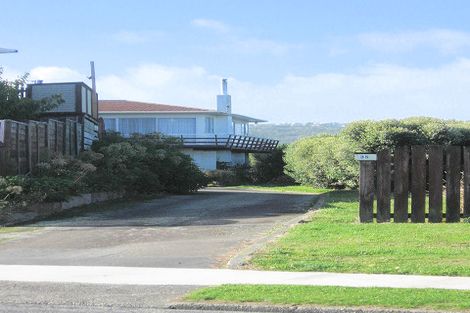 Photo of property in 35 Inlet View, Titahi Bay, Porirua, 5022