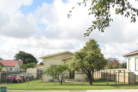 Photo of property in 32 Lippiatt Road, Otahuhu, Auckland, 1062