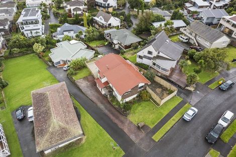 Photo of property in 1/15 Gwenand Place, Botany Downs, Auckland, 2010