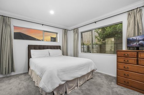 Photo of property in 10 Ironstone Place, Randwick Park, Auckland, 2105