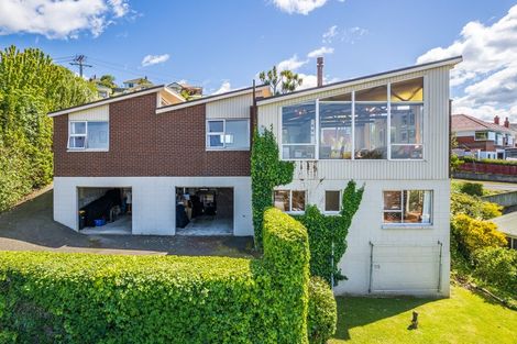 Photo of property in 4 Winston Place, Kew, Dunedin, 9012