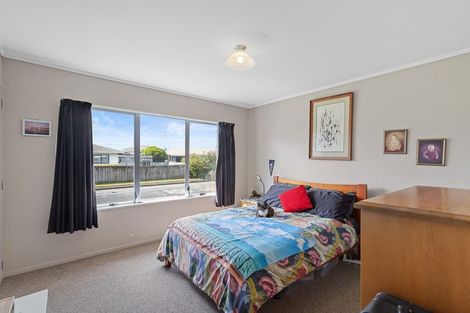 Photo of property in 2 Beadle Place, St Andrews, Hamilton, 3200