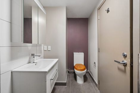 Photo of property in Canvas Apartments, 2/307 Willis Street, Te Aro, Wellington, 6011