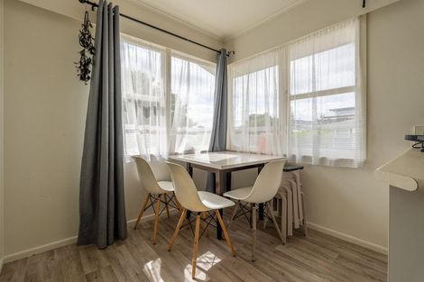 Photo of property in 17 Derrick Road, Kawakawa, 0210