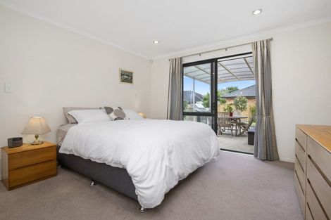 Photo of property in 25 Ripple Grove, Waiuku, 2123