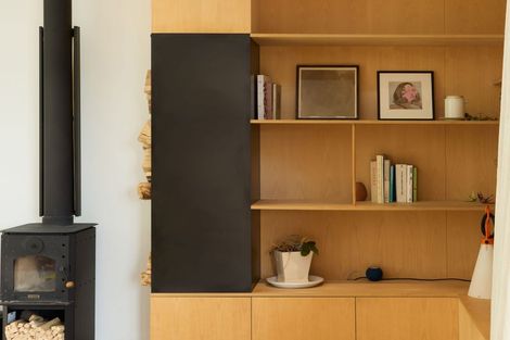 Photo of property in 5 Harkess Lane, Lyttelton, 8082