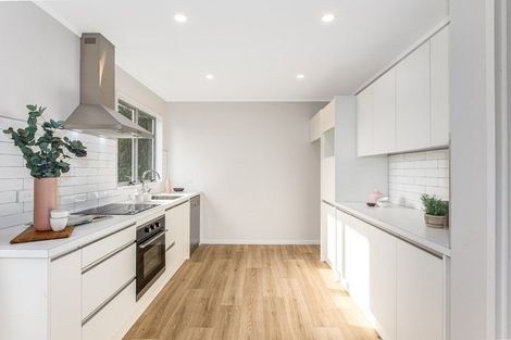 Photo of property in 214a Waddington Drive, Naenae, Lower Hutt, 5011