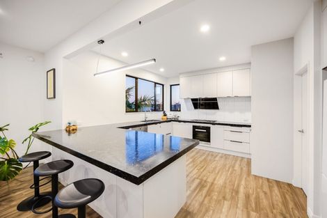 Photo of property in 12 Shelby Place, Long Bay, Auckland, 0630