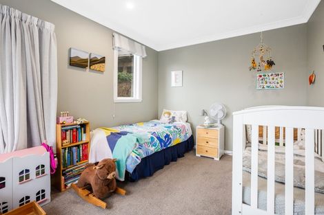 Photo of property in 15 Howard Road, Point Howard, Lower Hutt, 5013