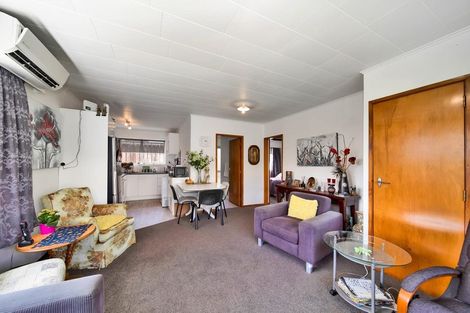 Photo of property in 4/29 Clemow Road, Fitzroy, New Plymouth, 4312