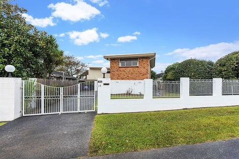 Photo of property in 15 Eyre Street, Henderson, Auckland, 0612